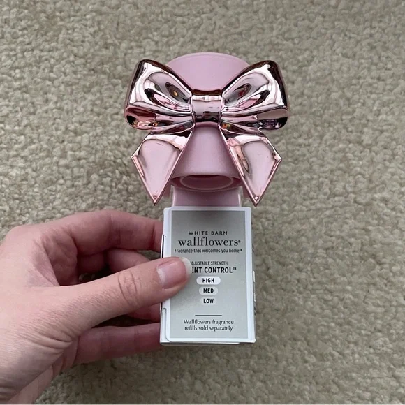 Bath & Body Works Pink Bow Scent Control Wallflower Plug - Picture 15 of 15
